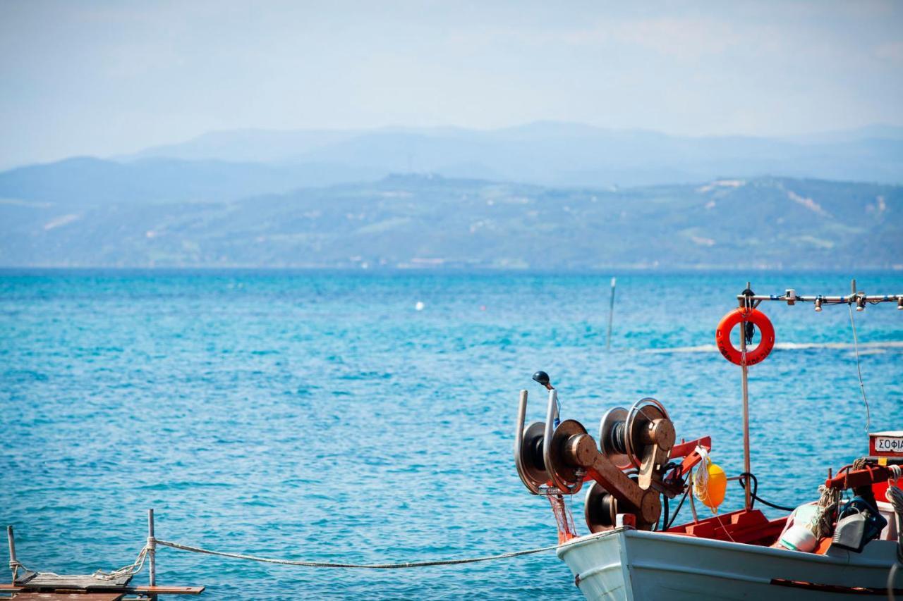 Ayia Marina Suites Ouranoupoli Bagian luar foto